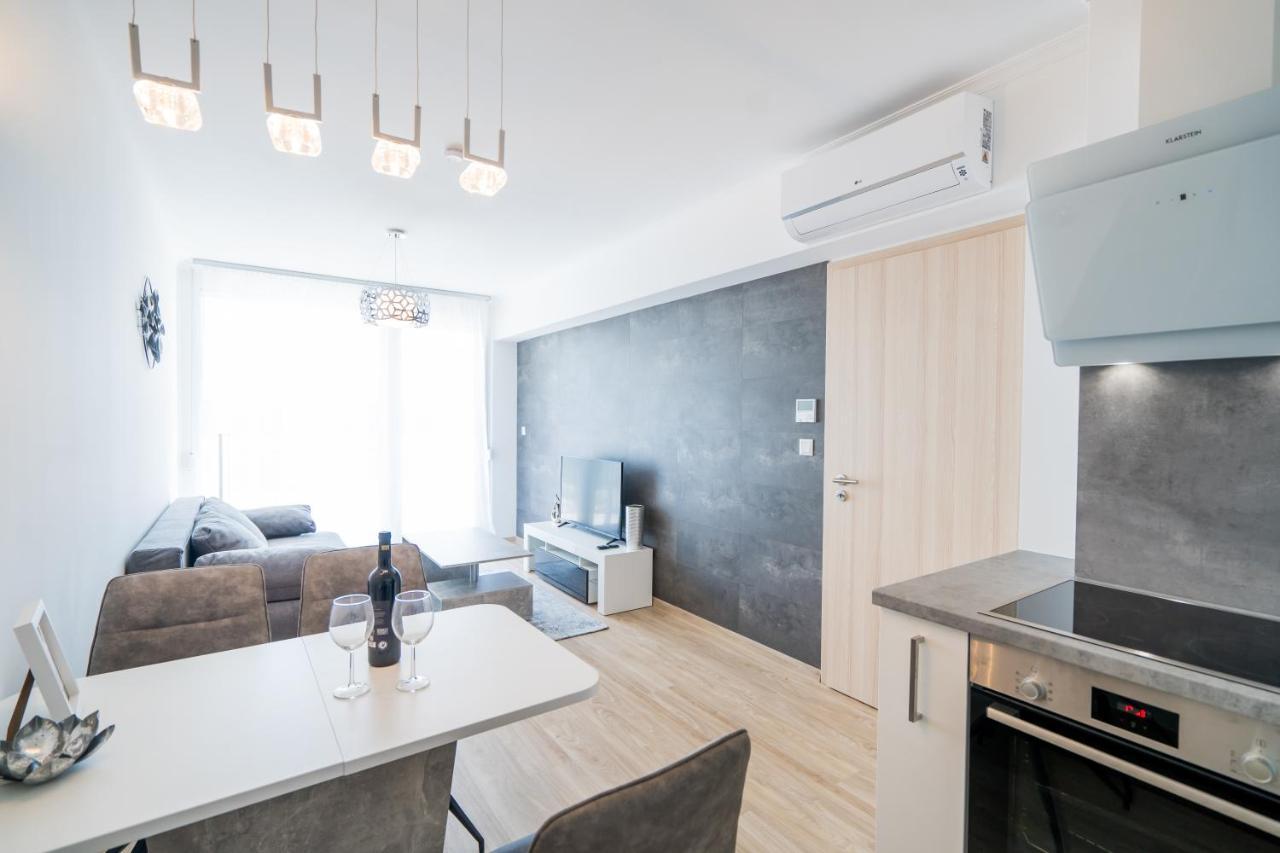 Csenge Apartman Сиофок Екстериор снимка